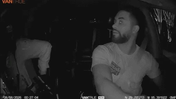 CdXz5zHNQW_2oCI7av8Oo.gif