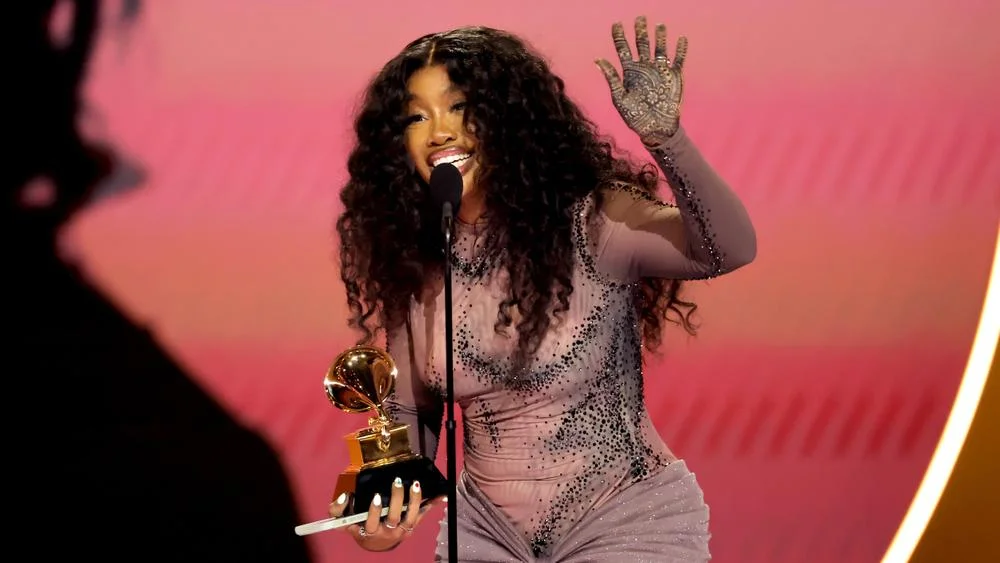 CdXz5zHNQW_Qb5con3IY9.jpeg